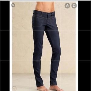 Athleta Dry Dipper Jeans. Size 6